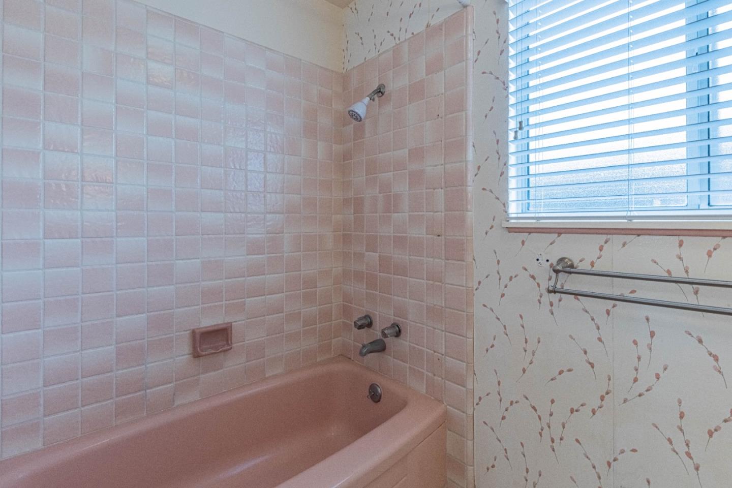 Detail Gallery Image 21 of 27 For 30 Santa Monica Ct, Salinas,  CA 93901 - 3 Beds | 2 Baths