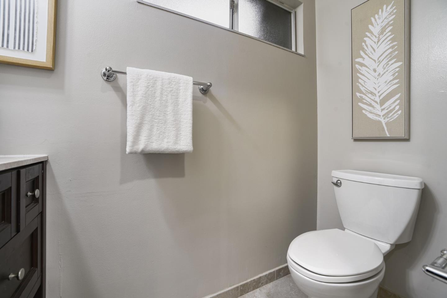 Detail Gallery Image 10 of 20 For 2332 D St, Hayward,  CA 94541 - 2 Beds | 1/1 Baths