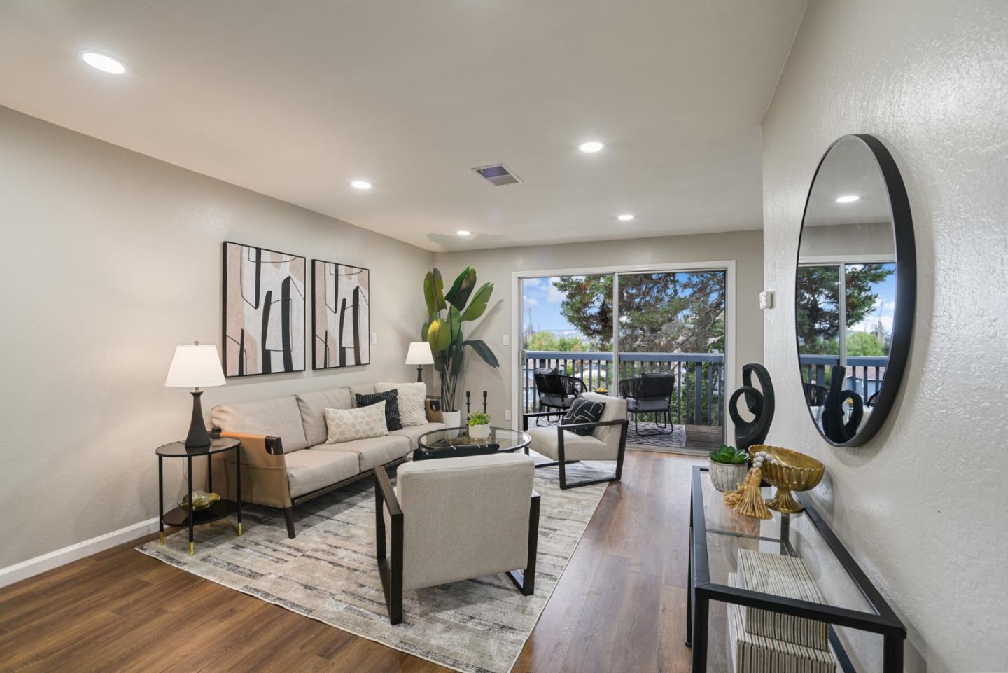 Detail Gallery Image 2 of 20 For 2332 D St, Hayward,  CA 94541 - 2 Beds | 1/1 Baths