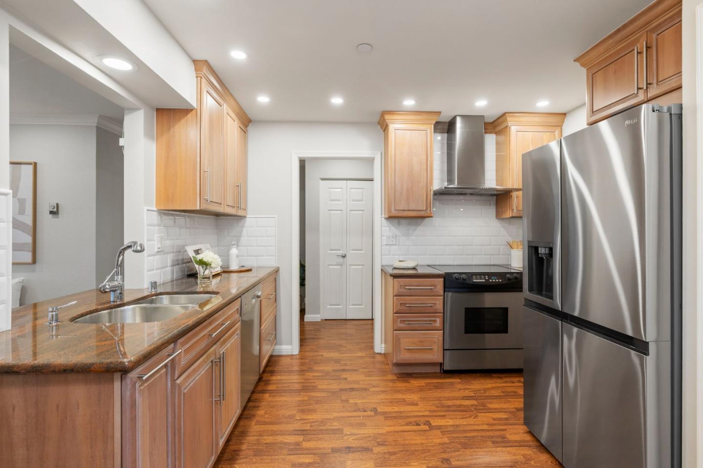 Detail Gallery Image 17 of 57 For 1500 Sherman Ave 3c,  Burlingame,  CA 94010 - 2 Beds | 2 Baths