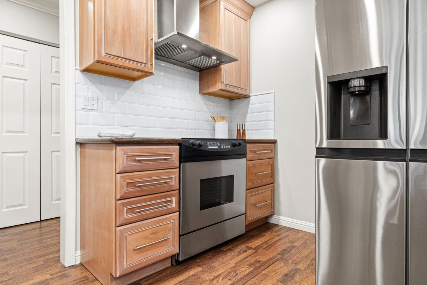 Detail Gallery Image 19 of 57 For 1500 Sherman Ave 3c,  Burlingame,  CA 94010 - 2 Beds | 2 Baths