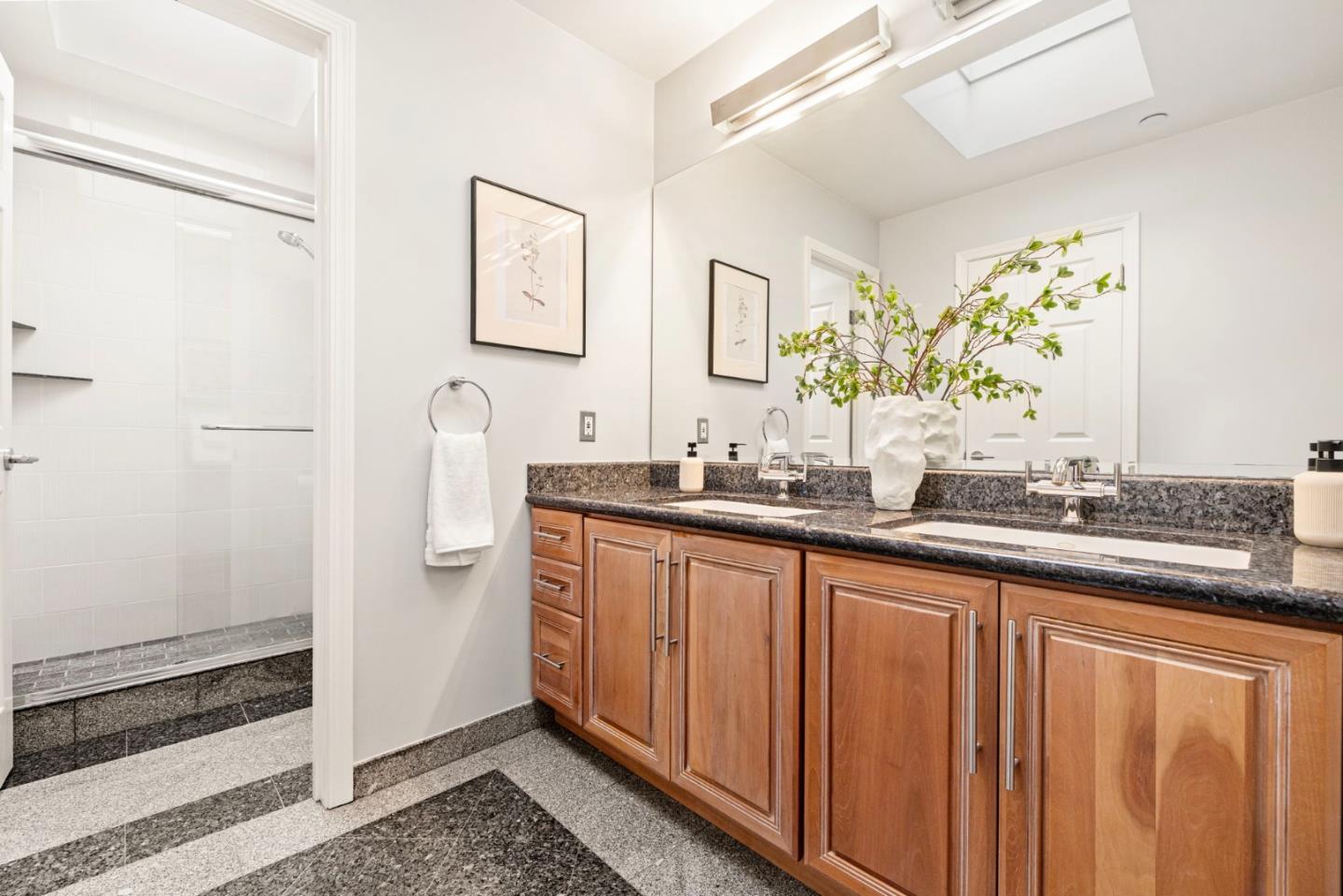 Detail Gallery Image 28 of 57 For 1500 Sherman Ave 3c,  Burlingame,  CA 94010 - 2 Beds | 2 Baths