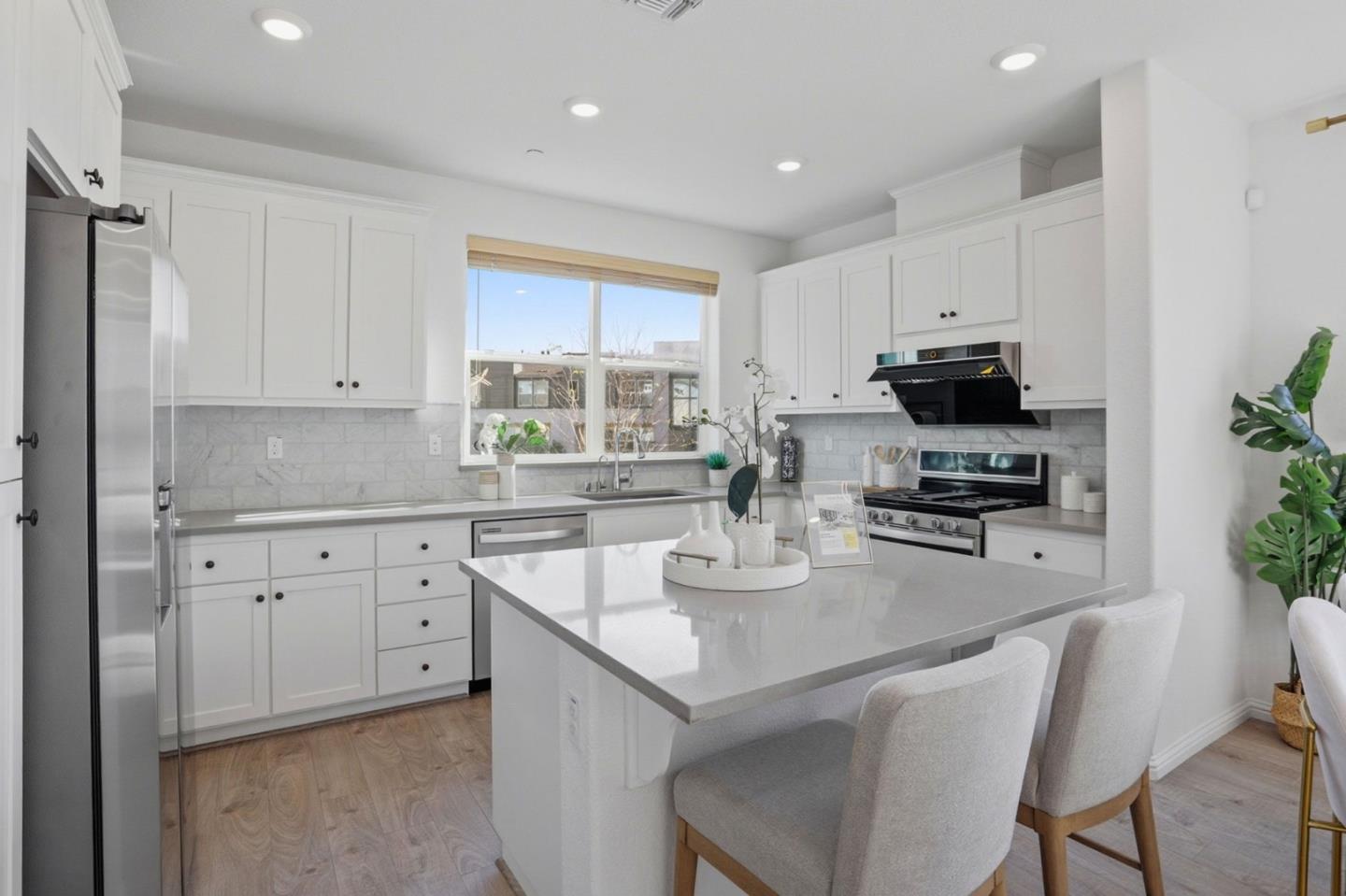 Detail Gallery Image 12 of 39 For 1901 Nevets Ln, San Jose,  CA 95133 - 3 Beds | 3/1 Baths