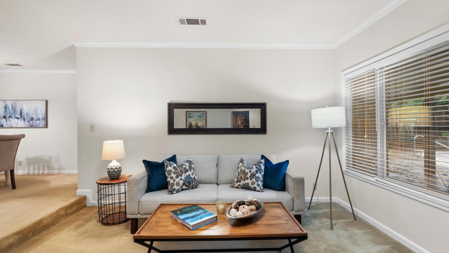 Detail Gallery Image 4 of 24 For 8062 Peppertree Rd, Dublin,  CA 94568 - 4 Beds | 2 Baths