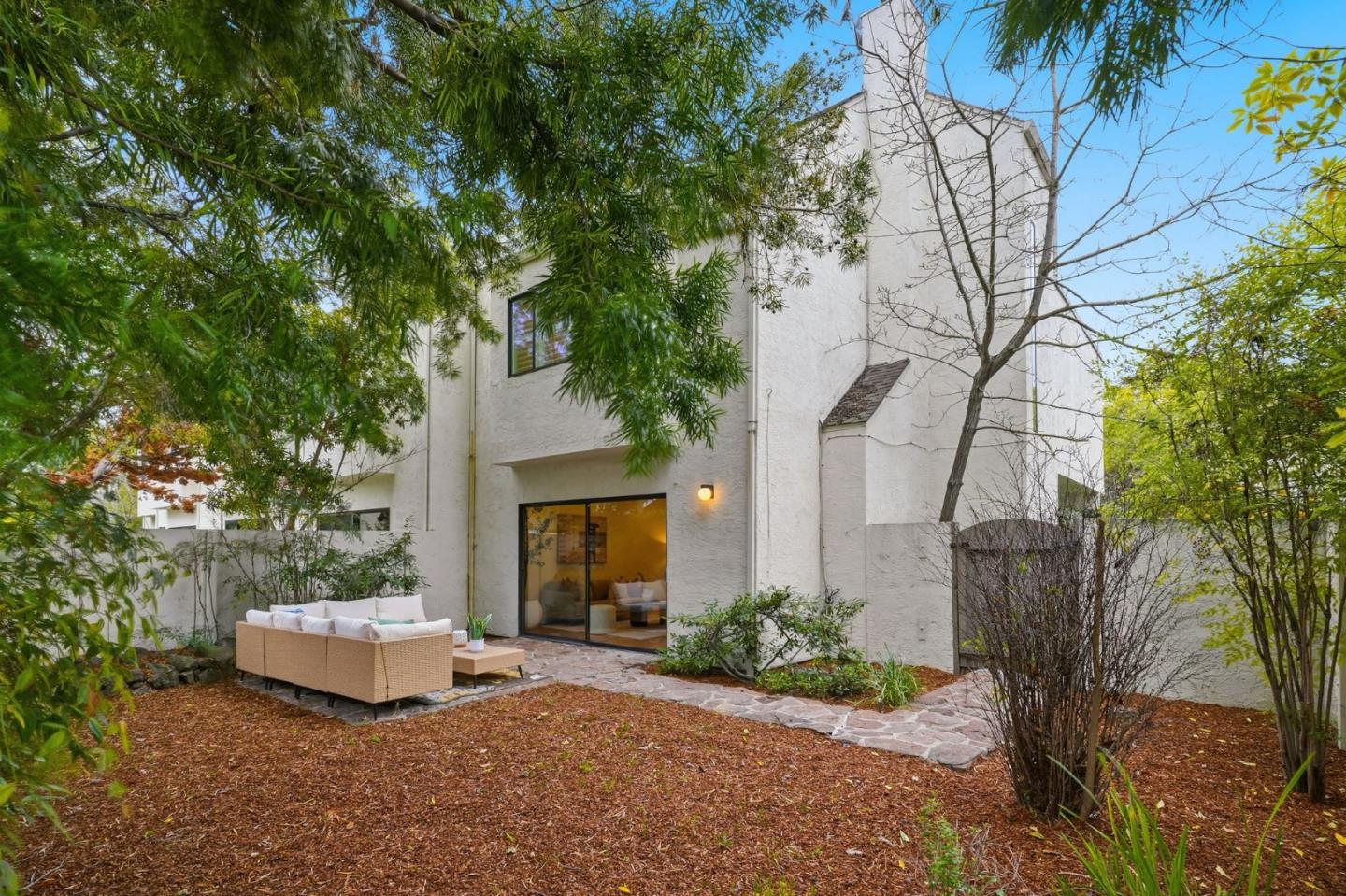 Detail Gallery Image 15 of 24 For 243 Sierra Vista Ave, Mountain View,  CA 94043 - 3 Beds | 2/1 Baths