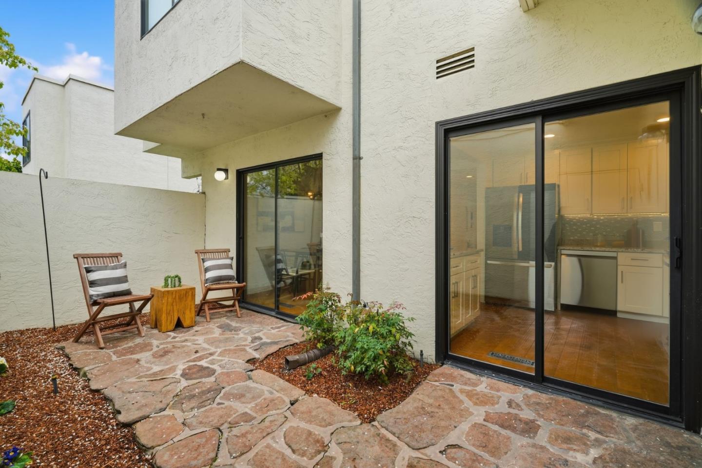 Detail Gallery Image 18 of 24 For 243 Sierra Vista Ave, Mountain View,  CA 94043 - 3 Beds | 2/1 Baths