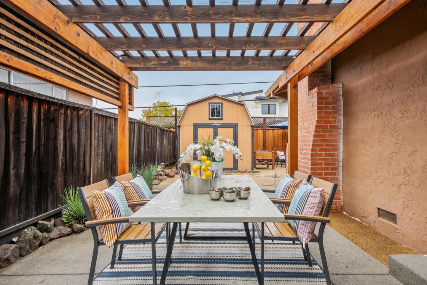 Detail Gallery Image 27 of 44 For 2083 Barrett Ave, San Jose,  CA 95124 - 4 Beds | 2 Baths