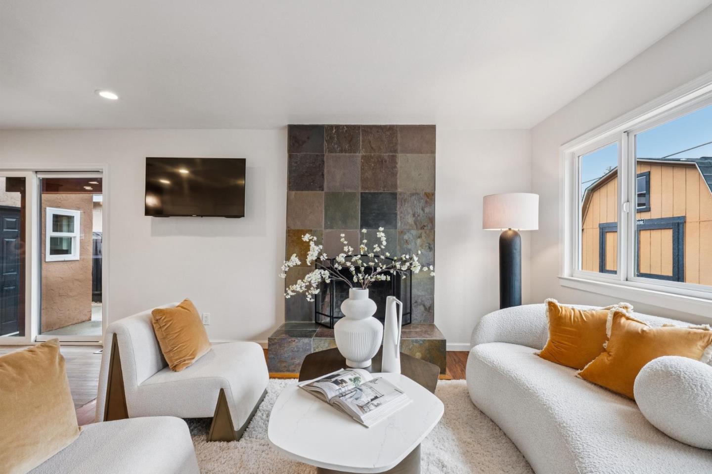 Detail Gallery Image 9 of 44 For 2083 Barrett Ave, San Jose,  CA 95124 - 4 Beds | 2 Baths