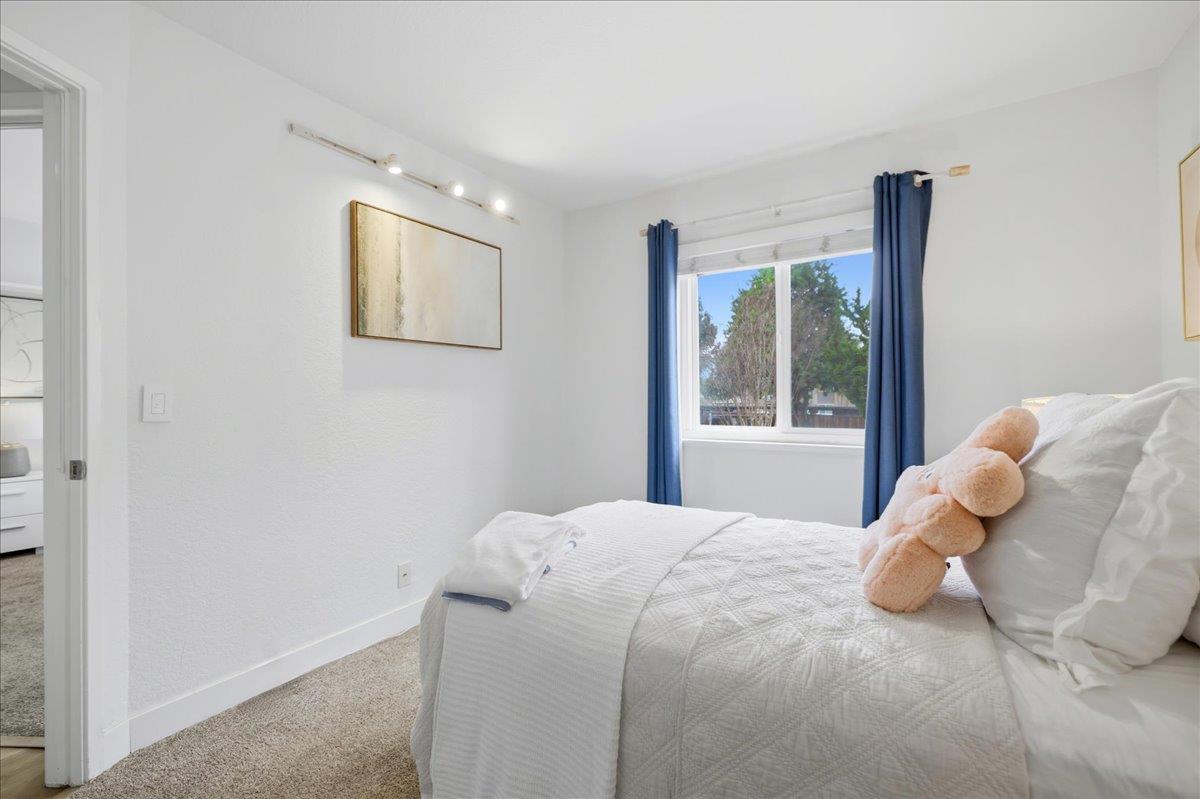 Detail Gallery Image 10 of 22 For 680 Blackford Ct, San Jose,  CA 95117 - 2 Beds | 2 Baths