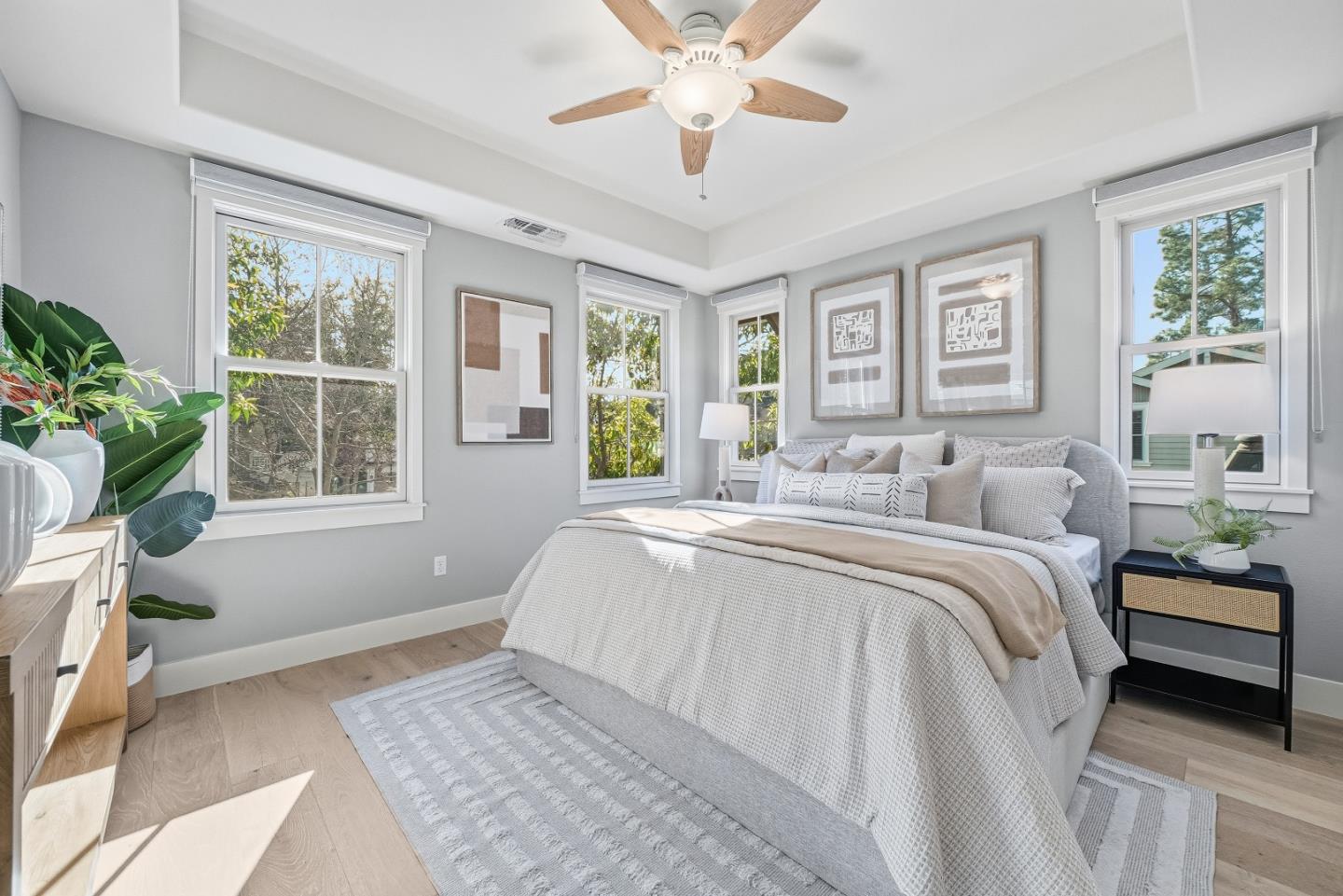 Detail Gallery Image 11 of 31 For 156 Morandi Ln, Menlo Park,  CA 94025 - 4 Beds | 3/1 Baths