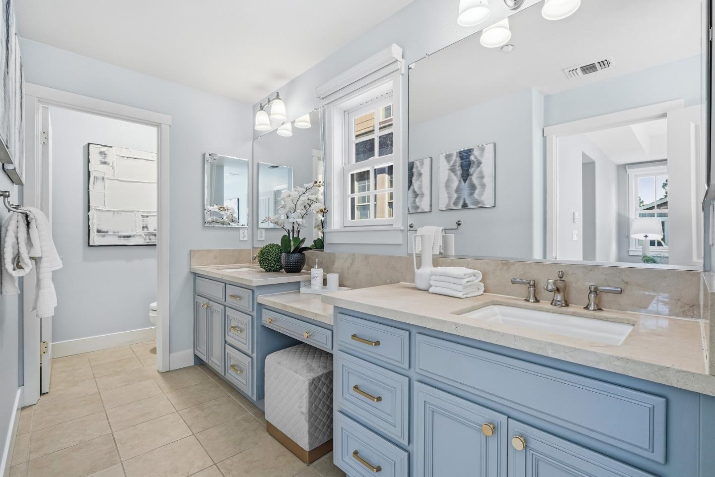 Detail Gallery Image 14 of 31 For 156 Morandi Ln, Menlo Park,  CA 94025 - 4 Beds | 3/1 Baths