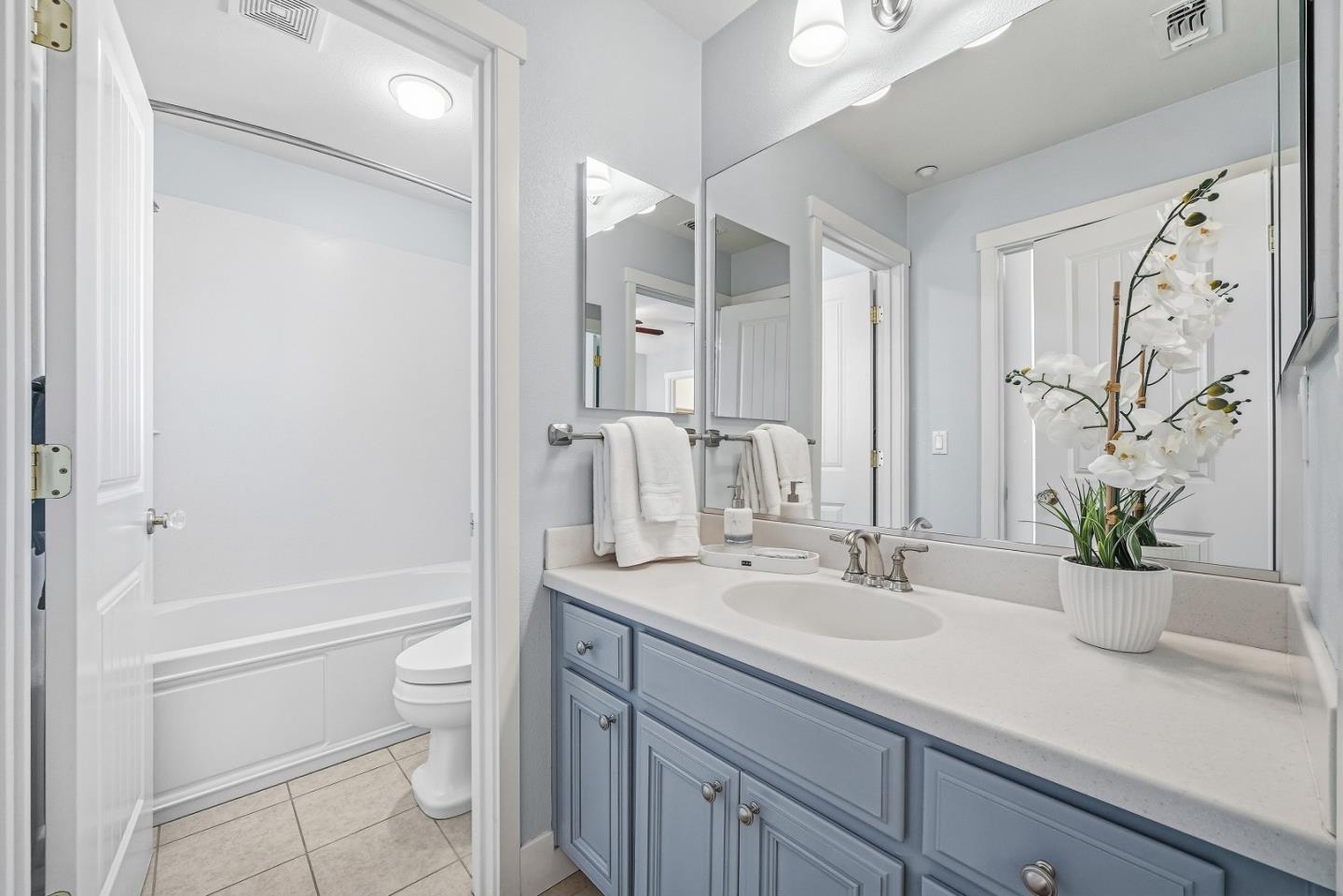 Detail Gallery Image 21 of 31 For 156 Morandi Ln, Menlo Park,  CA 94025 - 4 Beds | 3/1 Baths