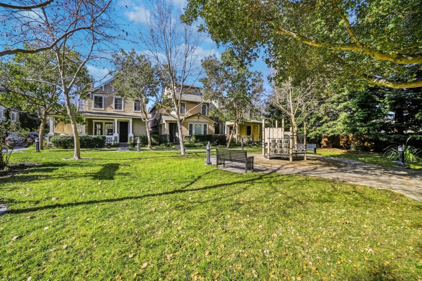 Detail Gallery Image 30 of 31 For 156 Morandi Ln, Menlo Park,  CA 94025 - 4 Beds | 3/1 Baths