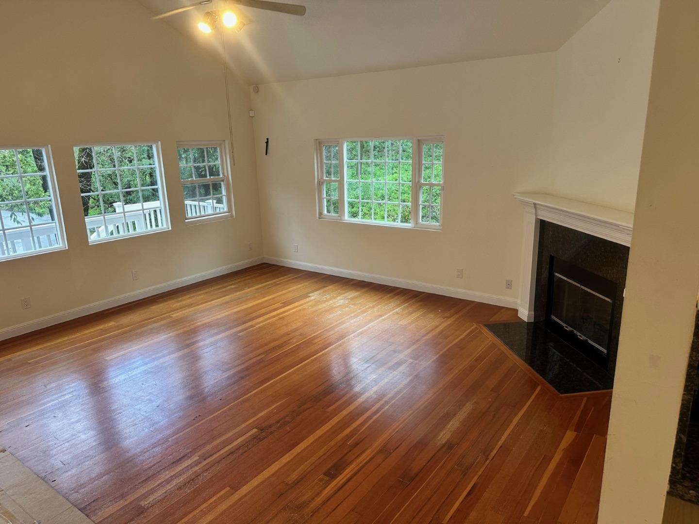 Detail Gallery Image 4 of 24 For 16220 Greenwood Rd, Monte Sereno,  CA 95030 - 4 Beds | 3 Baths