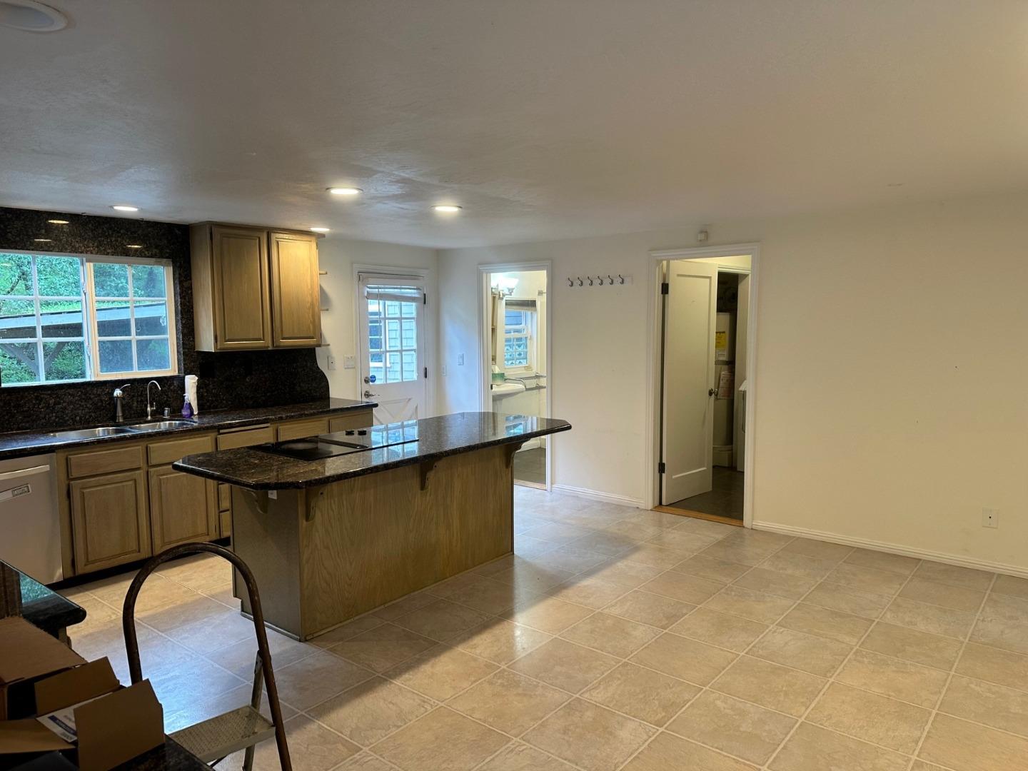 Detail Gallery Image 5 of 24 For 16220 Greenwood Rd, Monte Sereno,  CA 95030 - 4 Beds | 3 Baths