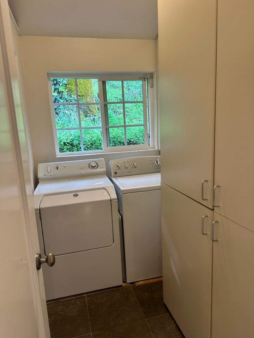 Detail Gallery Image 9 of 24 For 16220 Greenwood Rd, Monte Sereno,  CA 95030 - 4 Beds | 3 Baths