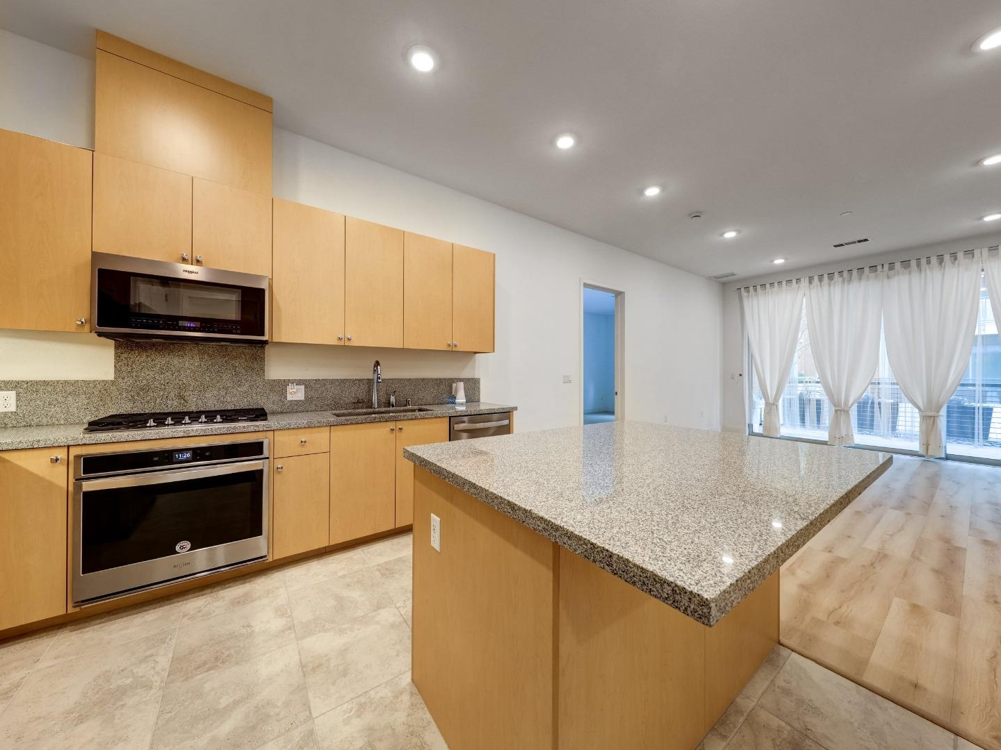 Detail Gallery Image 3 of 18 For 45128 Warm Springs Blvd #228,  Fremont,  CA 94539 - 2 Beds | 2 Baths