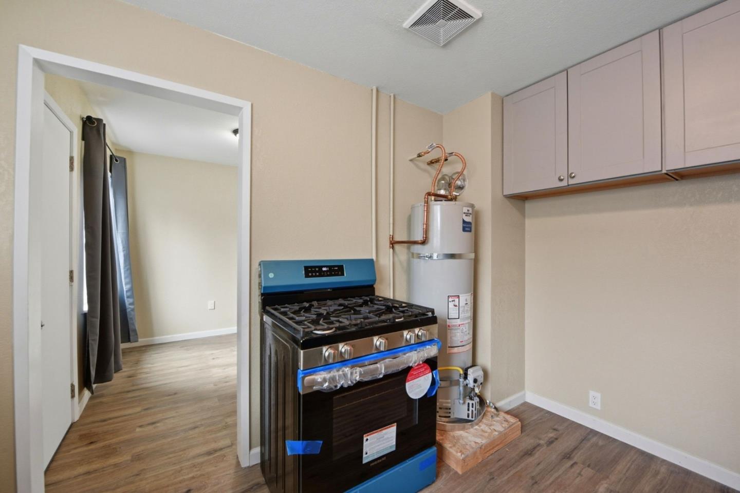 Detail Gallery Image 15 of 28 For 6928 Fresno St, Oakland,  CA 94605 - – Beds | – Baths