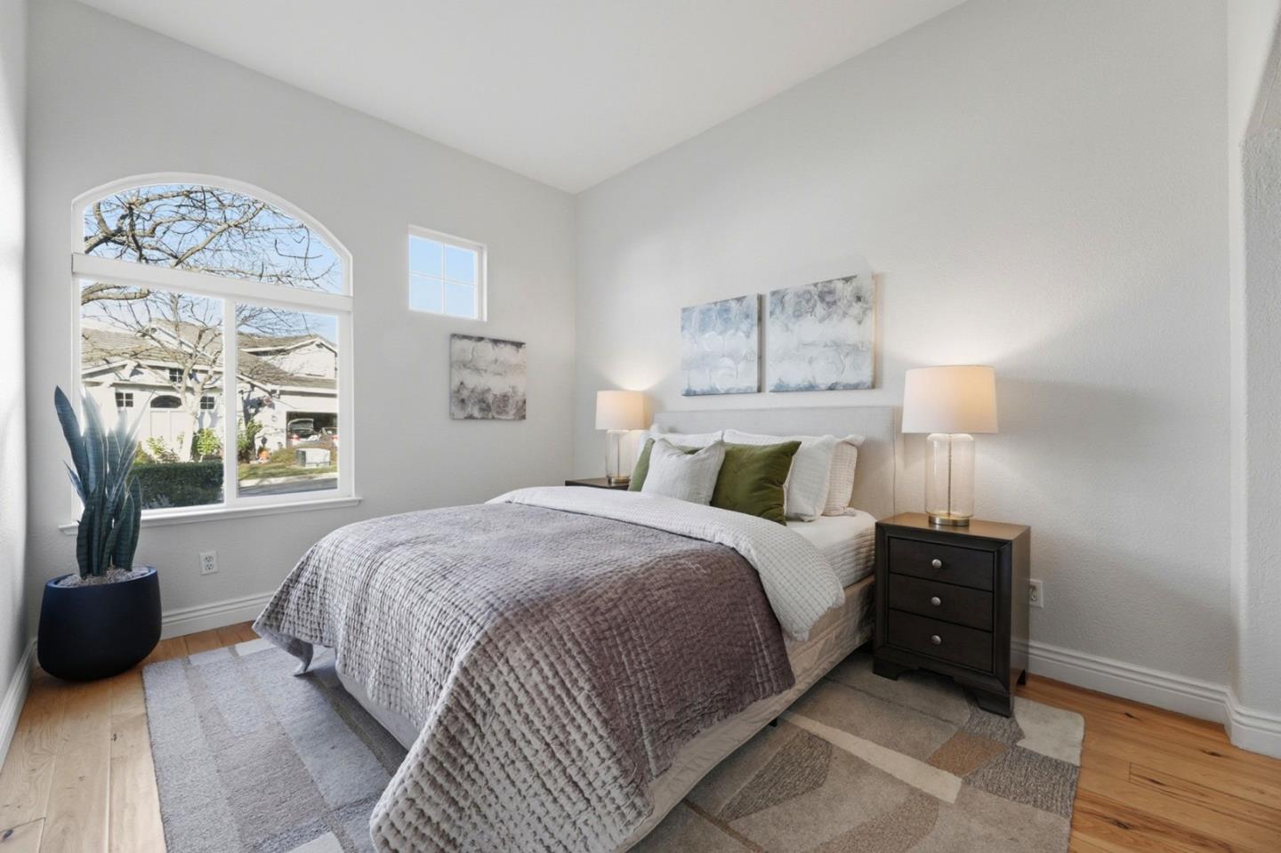 Detail Gallery Image 13 of 45 For 2064 Folle Blanche Dr, San Jose,  CA 95135 - 3 Beds | 2 Baths