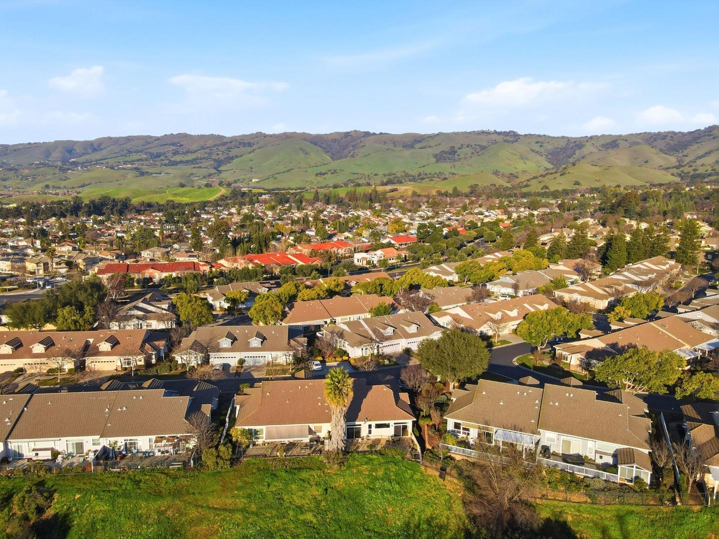 Detail Gallery Image 31 of 45 For 2064 Folle Blanche Dr, San Jose,  CA 95135 - 3 Beds | 2 Baths