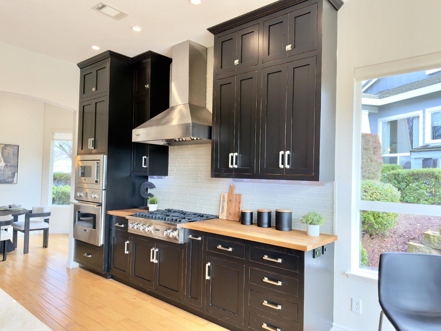 Detail Gallery Image 9 of 45 For 2064 Folle Blanche Dr, San Jose,  CA 95135 - 3 Beds | 2 Baths