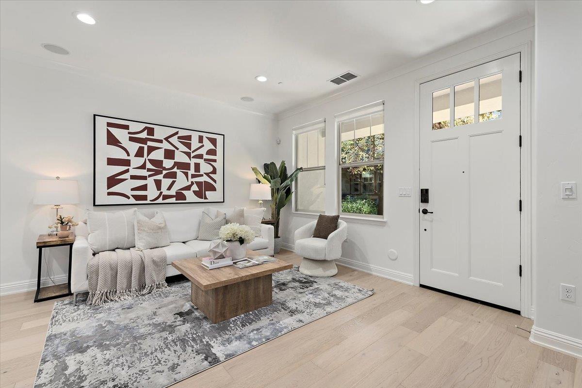 Detail Gallery Image 2 of 21 For 3003 Marcelli Cir, Los Altos,  CA 94022 - 3 Beds | 2/1 Baths