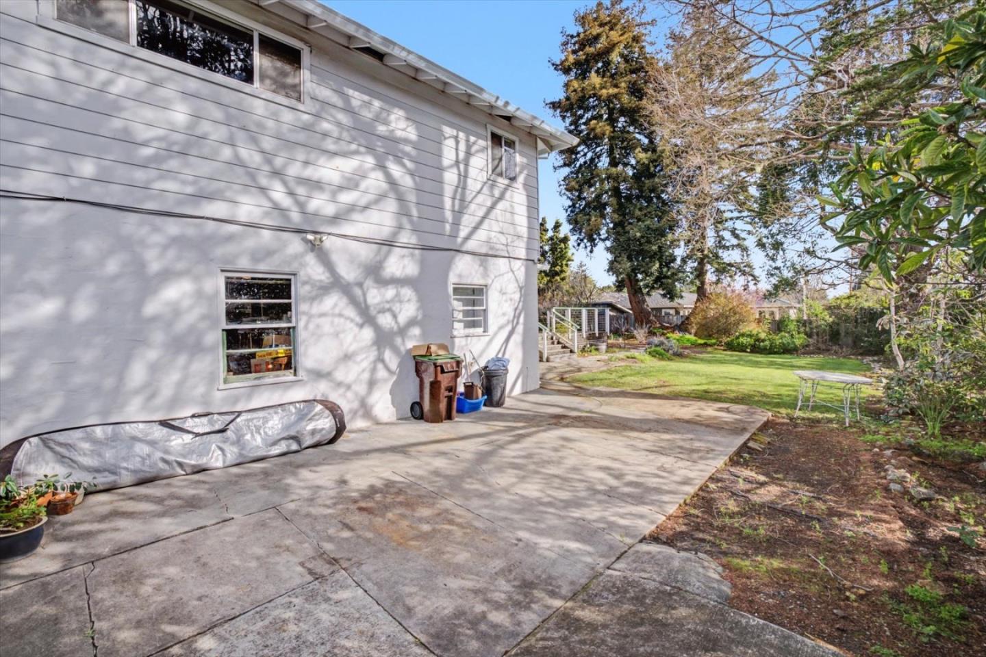 Detail Gallery Image 10 of 28 For 416 Spring St, Santa Cruz,  CA 95060 - 4 Beds | 2/1 Baths