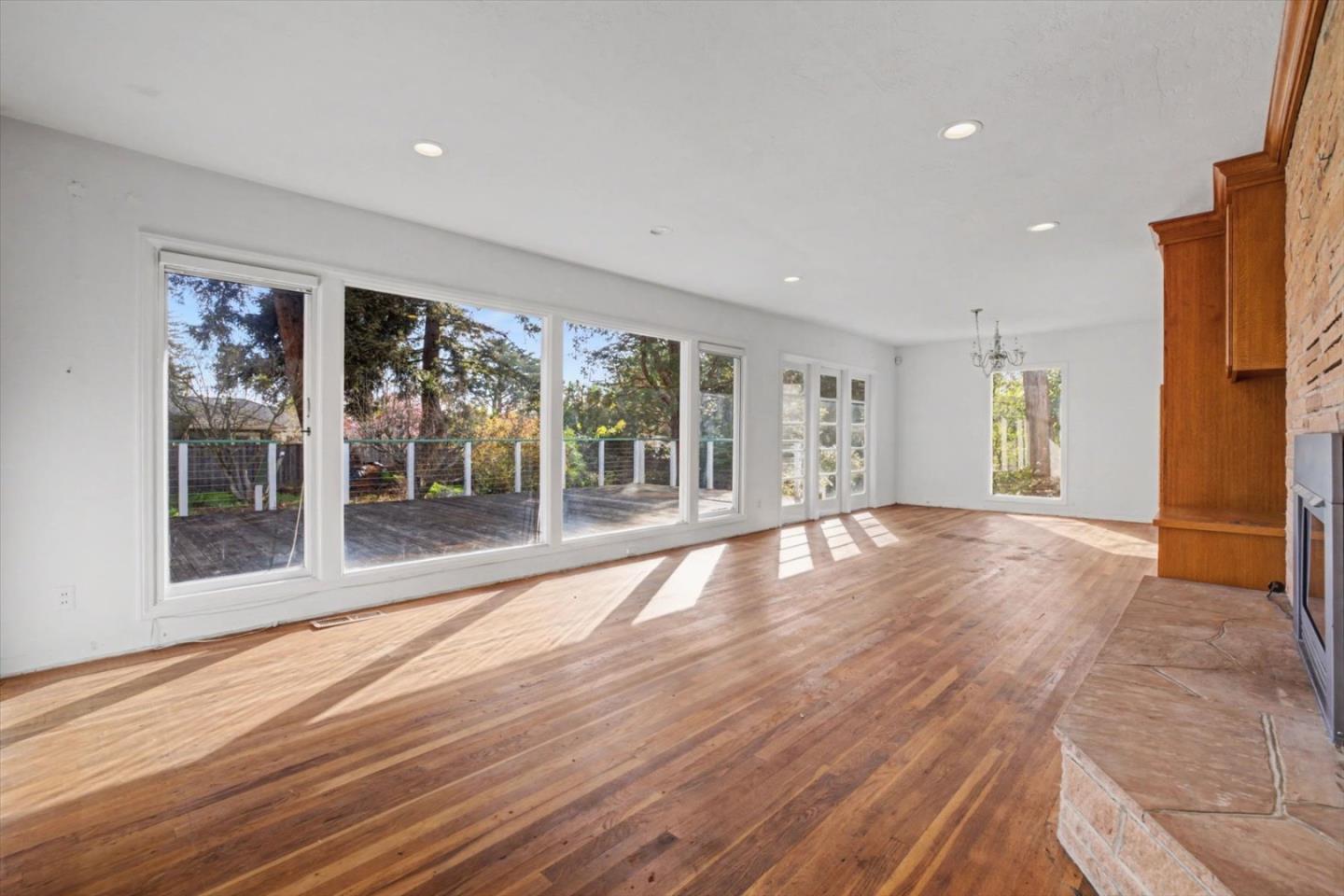 Detail Gallery Image 12 of 28 For 416 Spring St, Santa Cruz,  CA 95060 - 4 Beds | 2/1 Baths