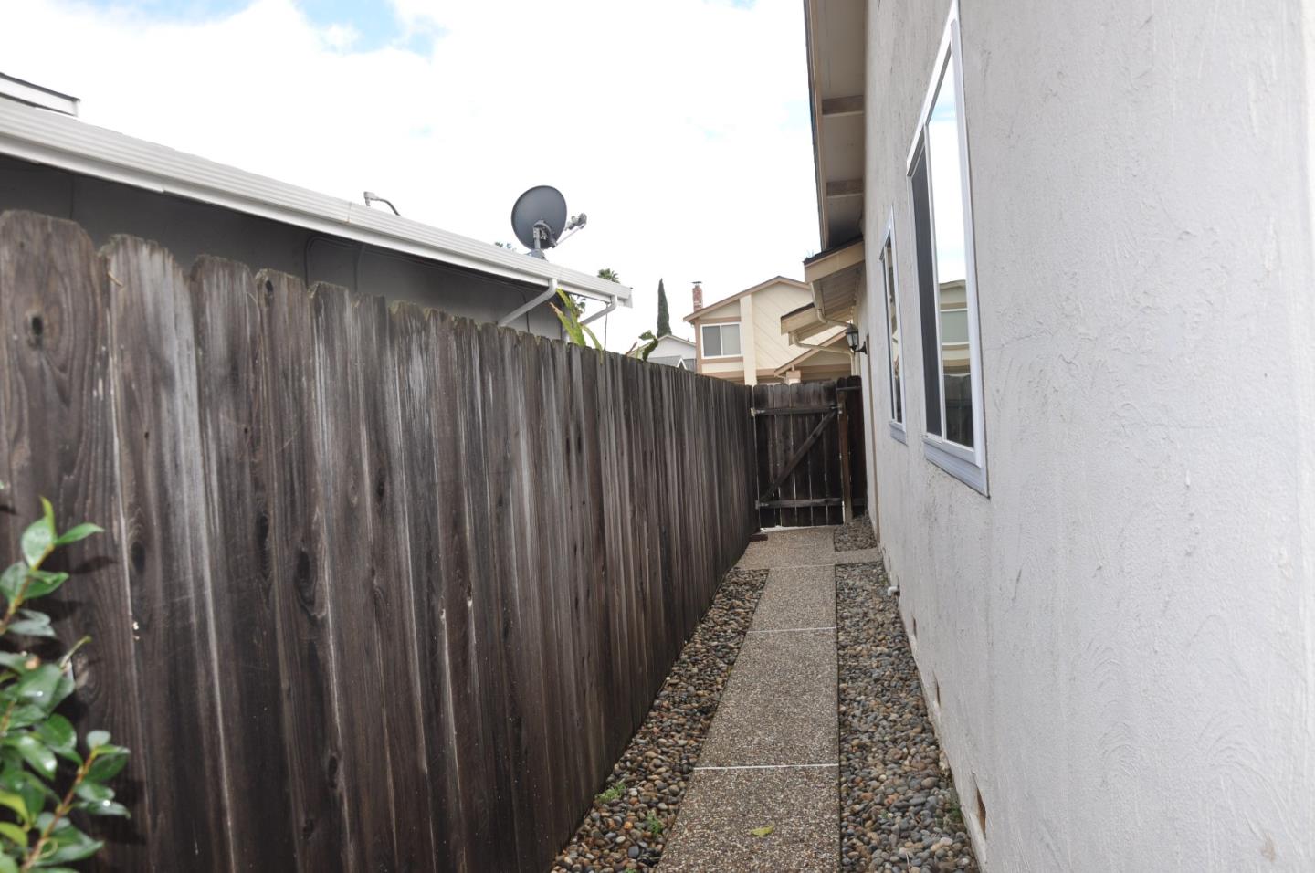 Detail Gallery Image 13 of 16 For 81 Southgate Ct, San Jose,  CA 95138 - 3 Beds | 2 Baths