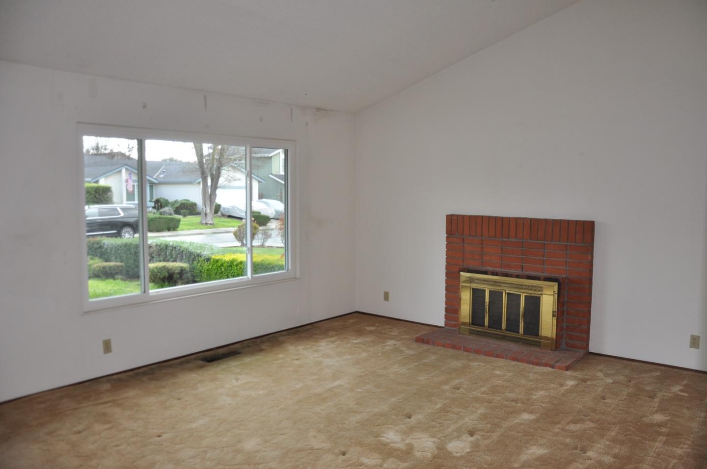 Detail Gallery Image 3 of 16 For 81 Southgate Ct, San Jose,  CA 95138 - 3 Beds | 2 Baths