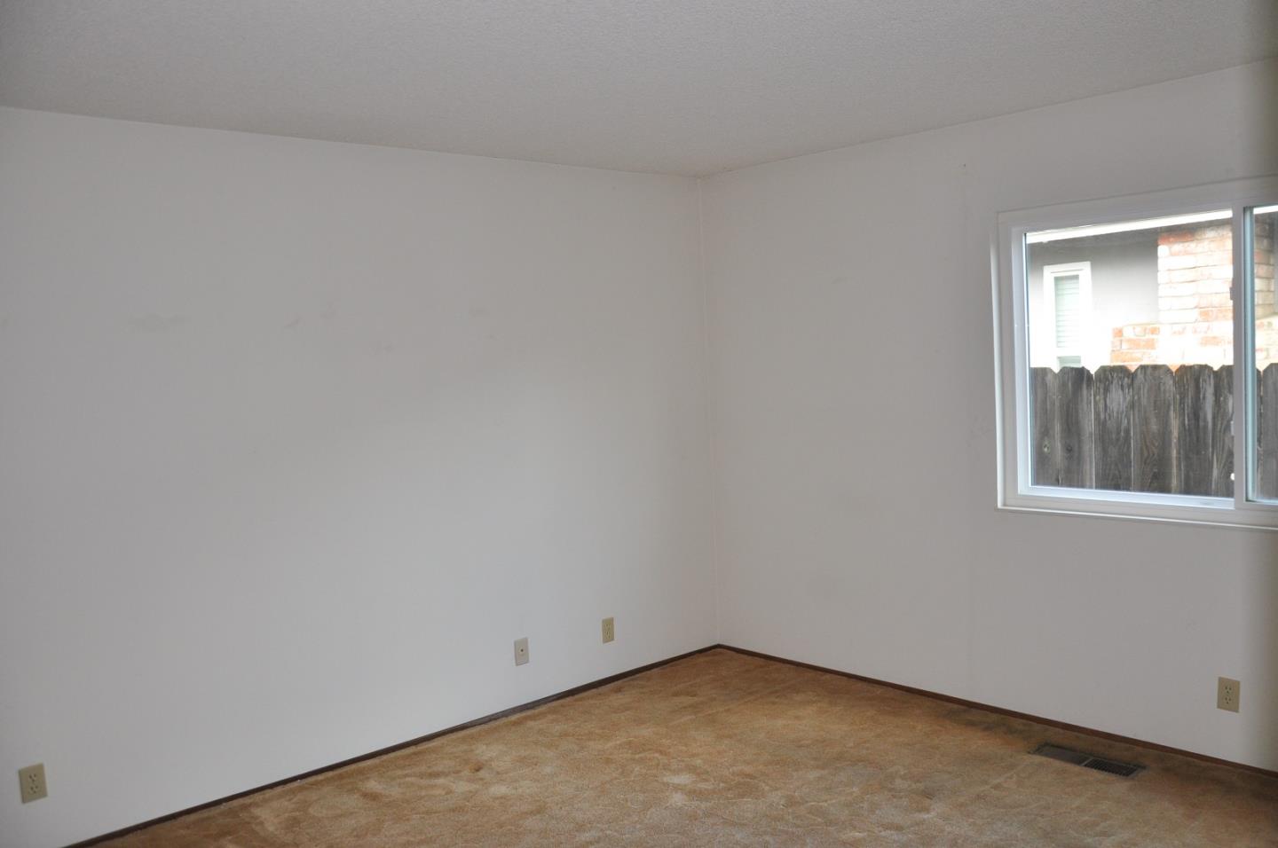 Detail Gallery Image 6 of 16 For 81 Southgate Ct, San Jose,  CA 95138 - 3 Beds | 2 Baths