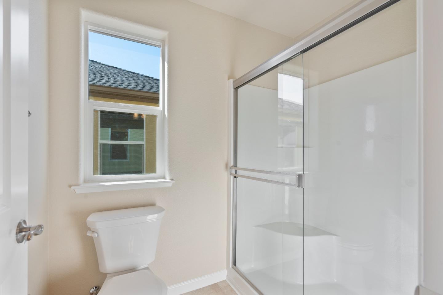 Detail Gallery Image 16 of 27 For 755 Aurora Way, King City,  CA 93930 - 4 Beds | 3 Baths