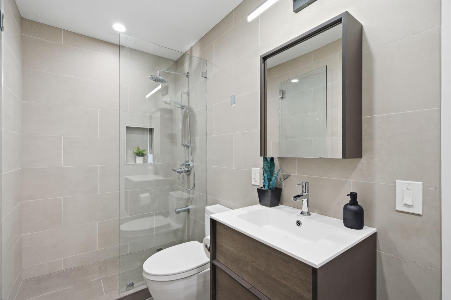 Detail Gallery Image 22 of 39 For 924 Lido Ln, Foster City,  CA 94404 - 2 Beds | 2 Baths