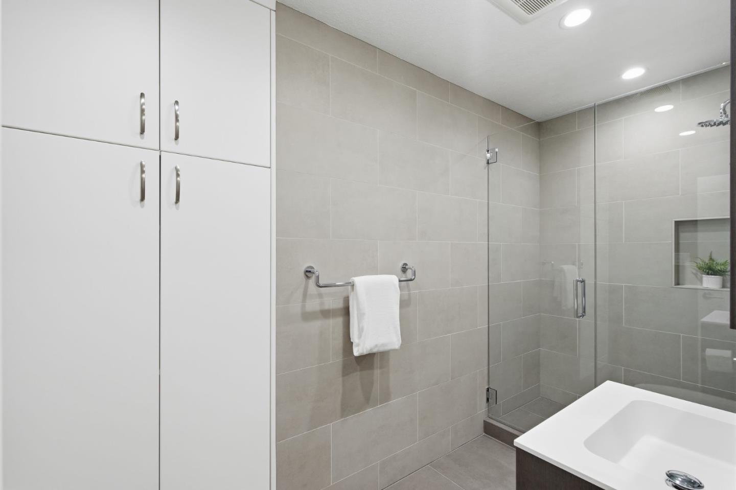 Detail Gallery Image 23 of 39 For 924 Lido Ln, Foster City,  CA 94404 - 2 Beds | 2 Baths