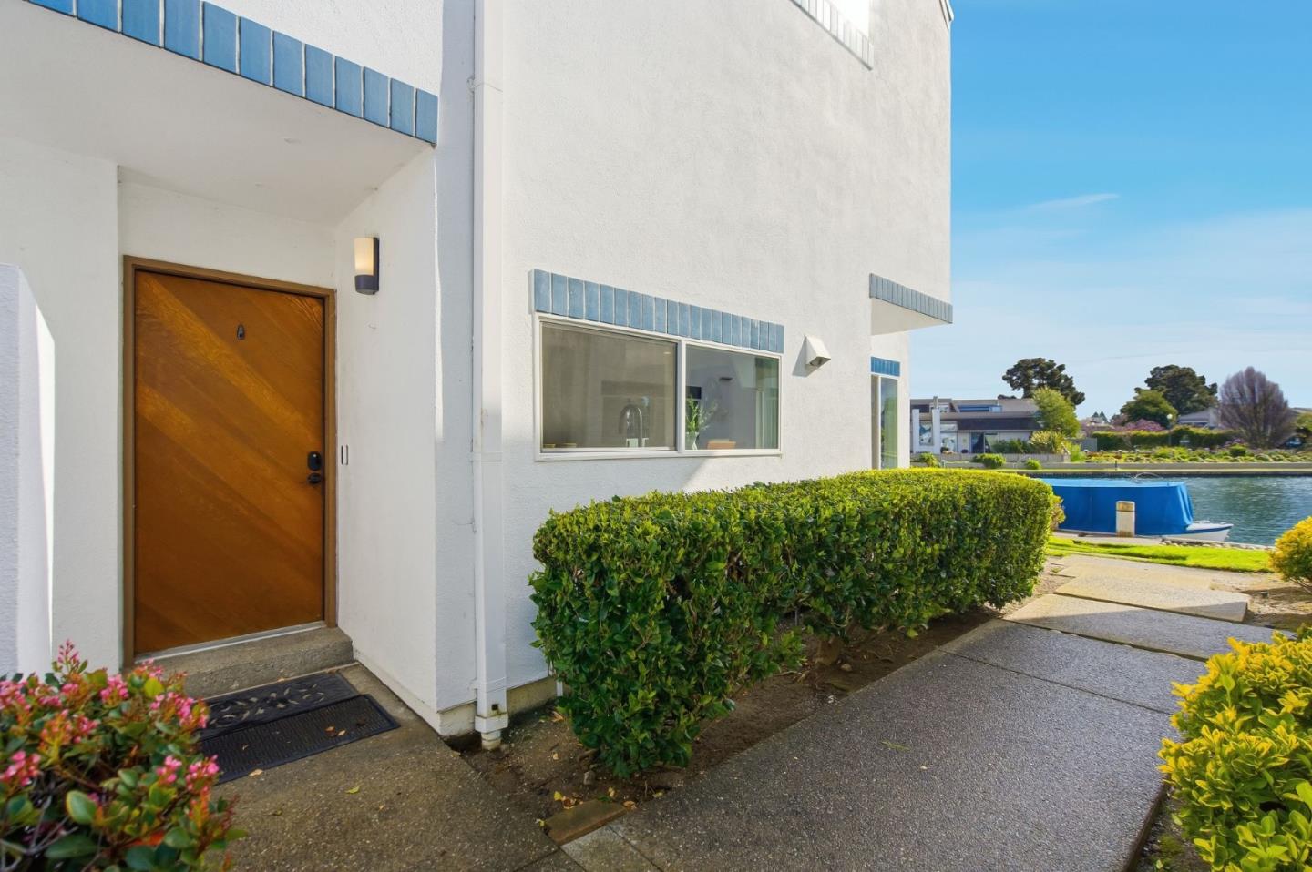 Detail Gallery Image 3 of 39 For 924 Lido Ln, Foster City,  CA 94404 - 2 Beds | 2 Baths