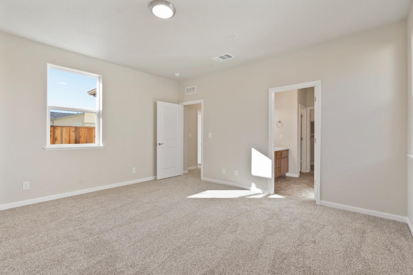 Detail Gallery Image 12 of 35 For 749 Aurora Way, King City,  CA 93930 - 4 Beds | 2/1 Baths