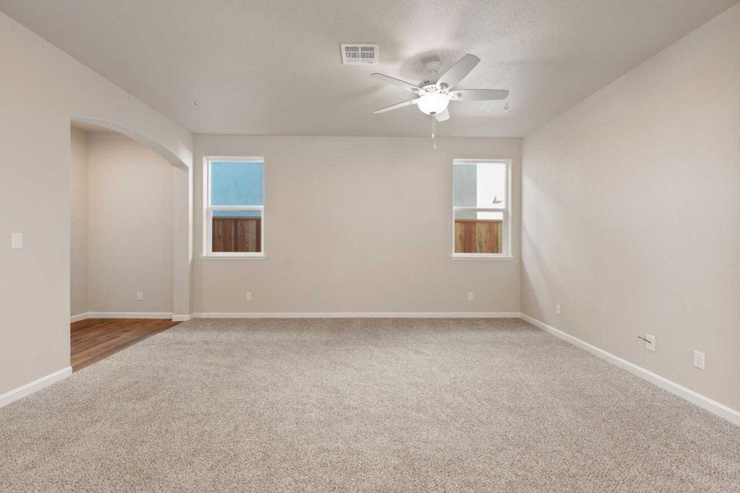 Detail Gallery Image 6 of 35 For 749 Aurora Way, King City,  CA 93930 - 4 Beds | 2/1 Baths