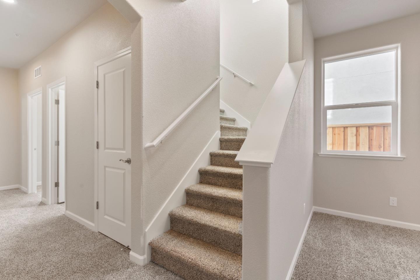 Detail Gallery Image 7 of 35 For 749 Aurora Way, King City,  CA 93930 - 4 Beds | 2/1 Baths