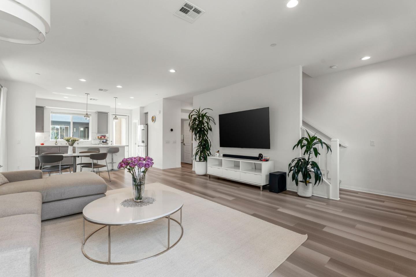 Detail Gallery Image 3 of 10 For 157 Steely, Irvine,  CA 92614 - 4 Beds | 3/1 Baths