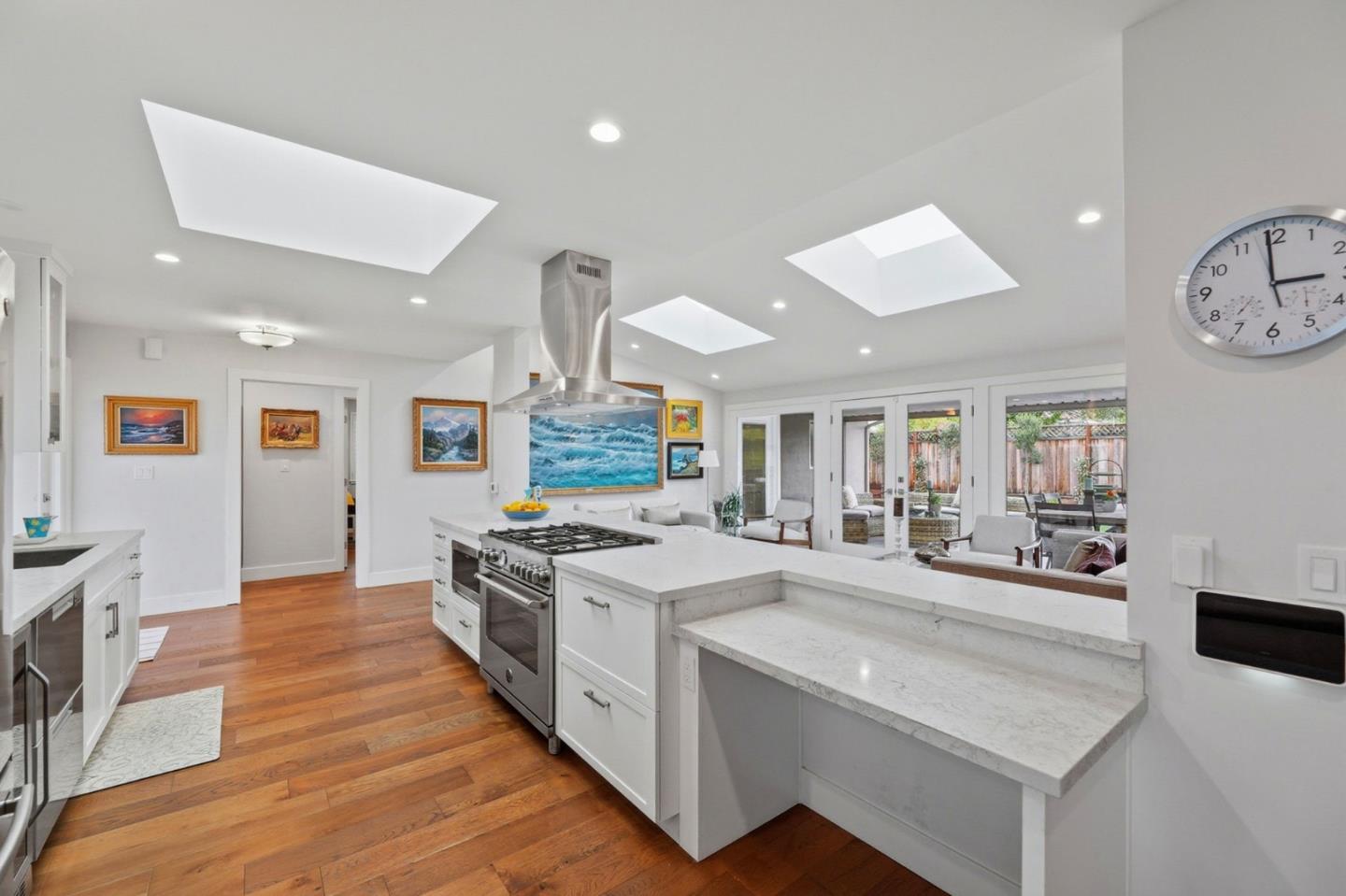 Detail Gallery Image 10 of 34 For 1141 Lincoln Dr, Mountain View,  CA 94040 - 3 Beds | 2 Baths