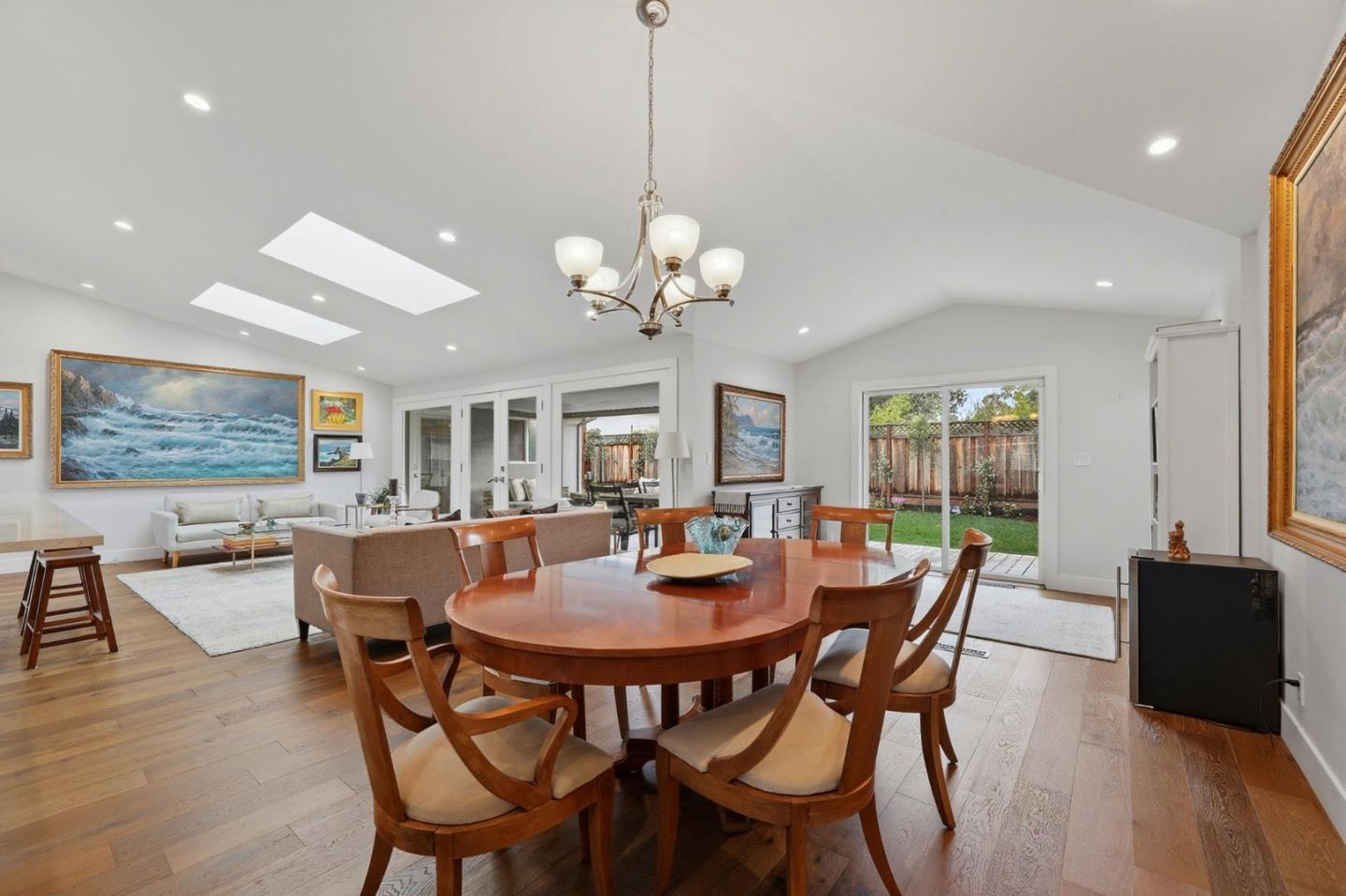 Detail Gallery Image 15 of 34 For 1141 Lincoln Dr, Mountain View,  CA 94040 - 3 Beds | 2 Baths