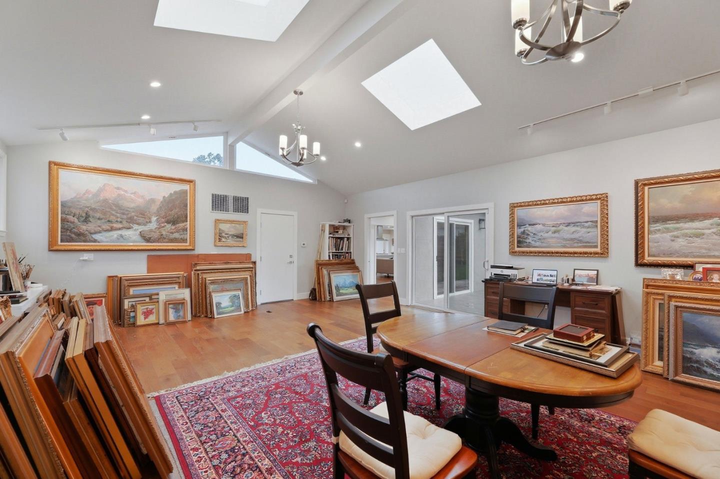 Detail Gallery Image 17 of 34 For 1141 Lincoln Dr, Mountain View,  CA 94040 - 3 Beds | 2 Baths