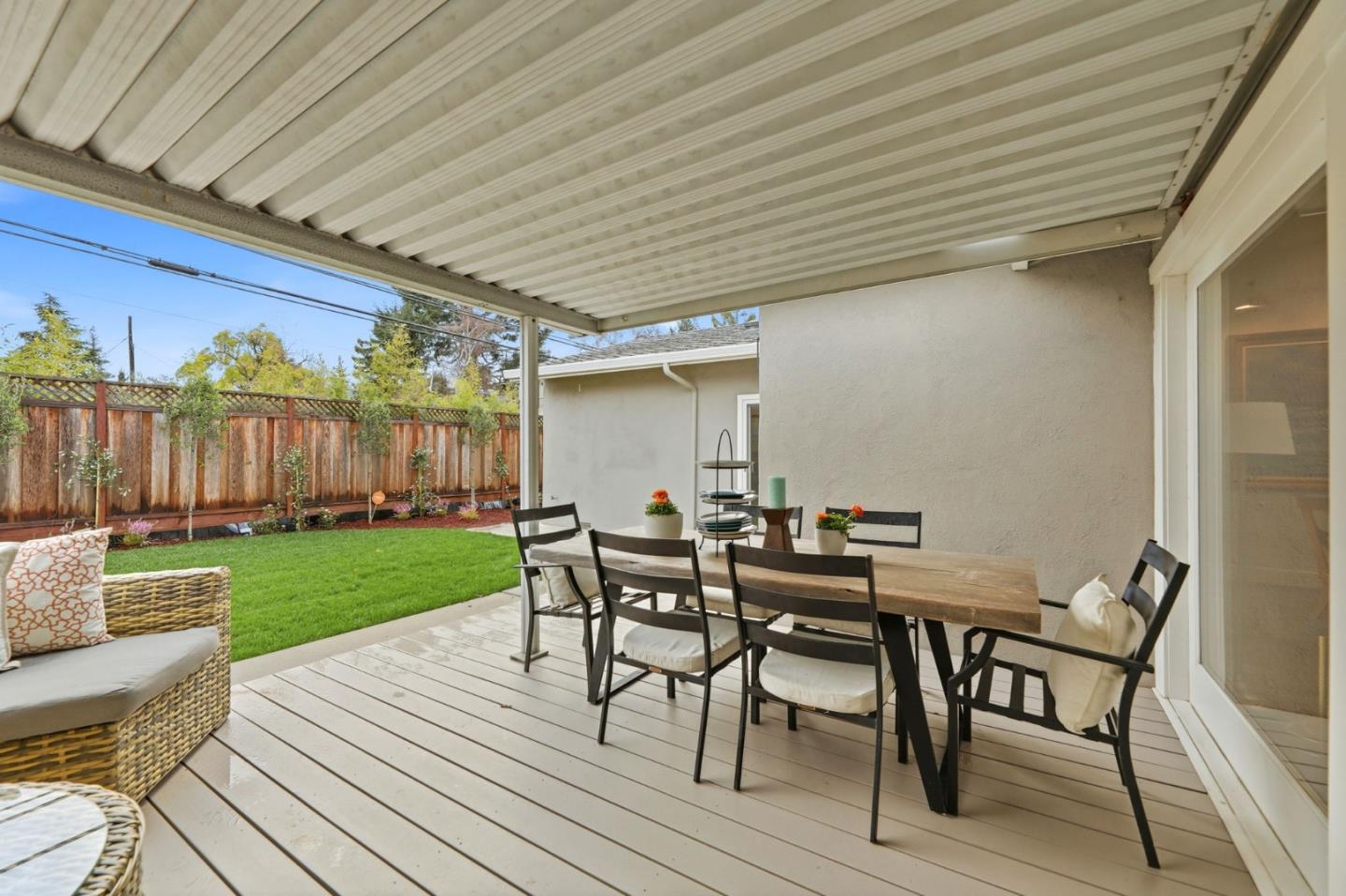 Detail Gallery Image 31 of 34 For 1141 Lincoln Dr, Mountain View,  CA 94040 - 3 Beds | 2 Baths
