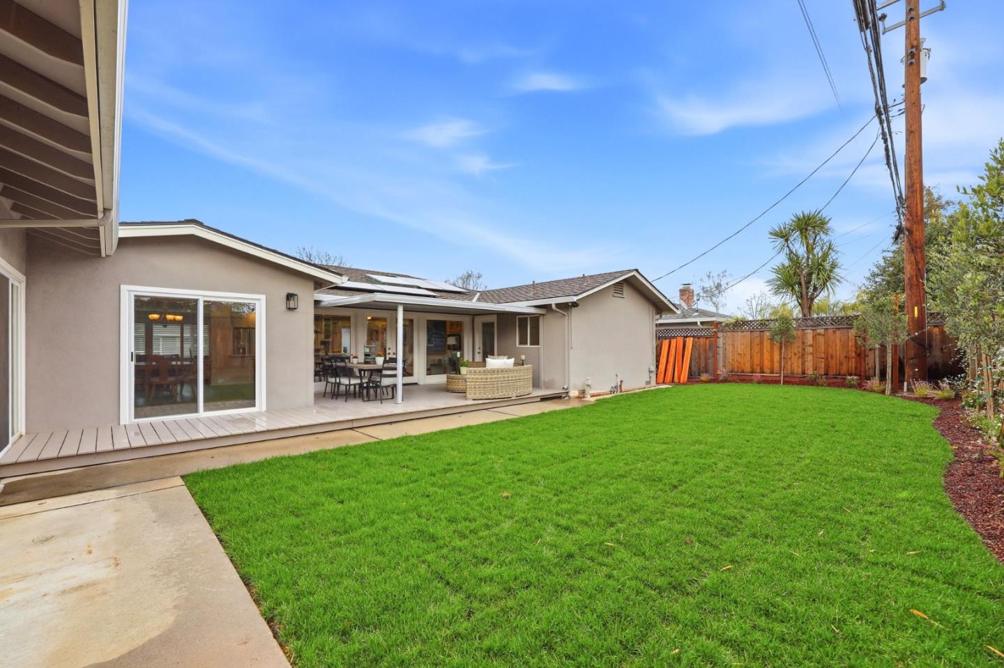 Detail Gallery Image 33 of 34 For 1141 Lincoln Dr, Mountain View,  CA 94040 - 3 Beds | 2 Baths