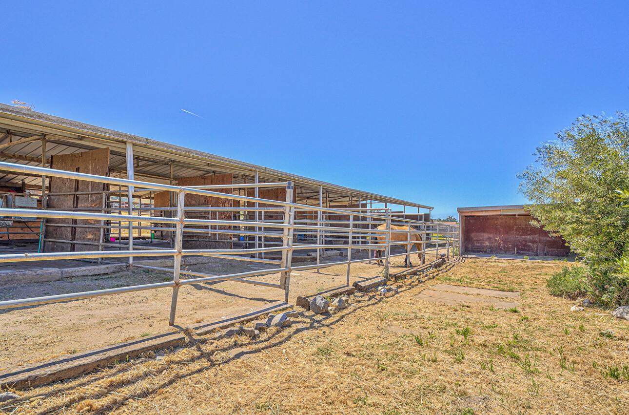 Detail Gallery Image 15 of 77 For 844 River Rd, Salinas,  CA 93908 - – Beds | – Baths