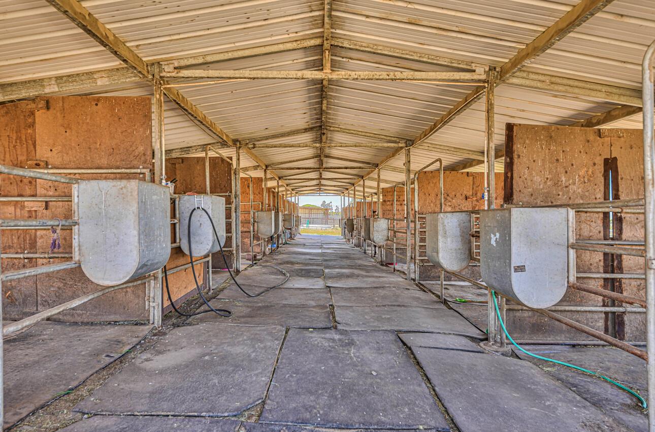 Detail Gallery Image 9 of 77 For 844 River Rd, Salinas,  CA 93908 - – Beds | – Baths