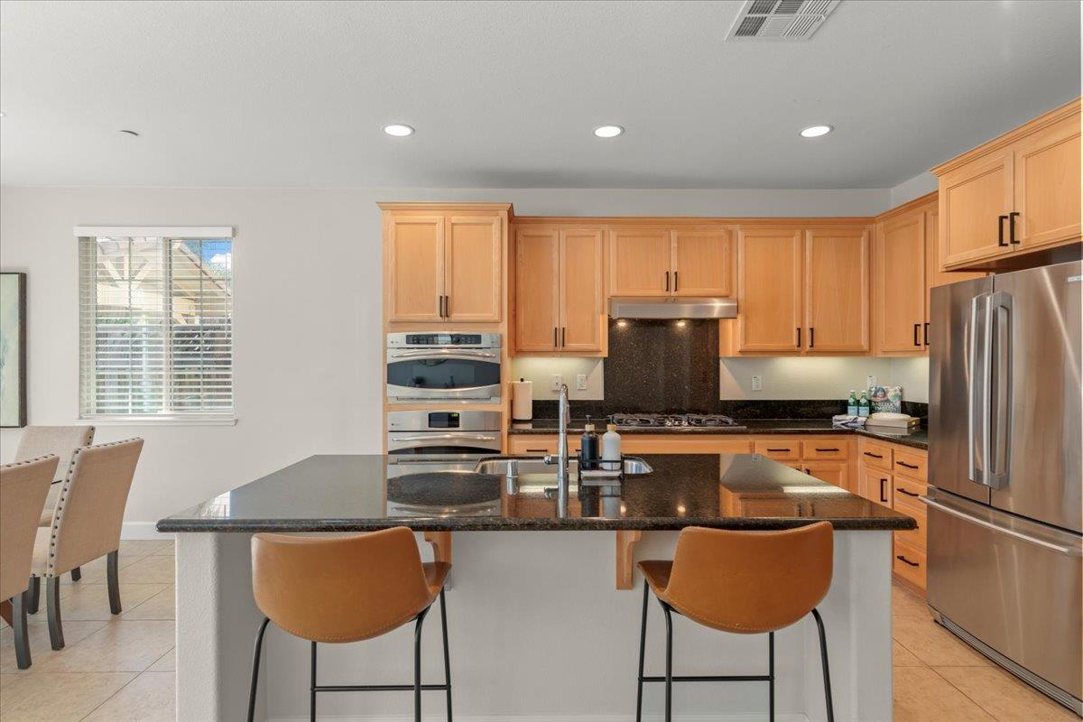 Detail Gallery Image 12 of 33 For 1510 Cielo Vista Ln, Gilroy,  CA 95020 - 3 Beds | 2 Baths