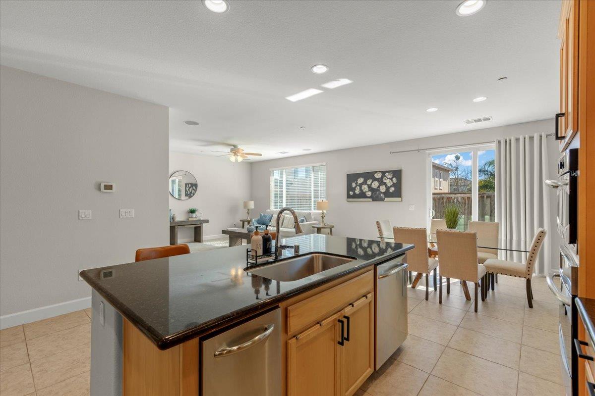 Detail Gallery Image 14 of 33 For 1510 Cielo Vista Ln, Gilroy,  CA 95020 - 3 Beds | 2 Baths