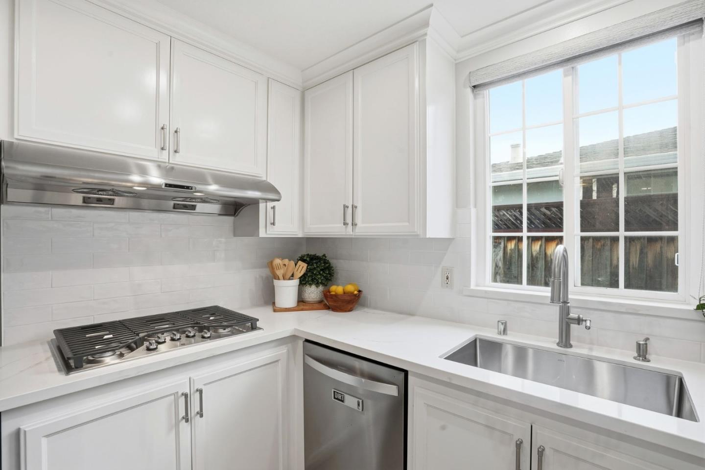 Detail Gallery Image 14 of 39 For 1969 Mclaughlin Ave, San Jose,  CA 95122 - 3 Beds | 2 Baths