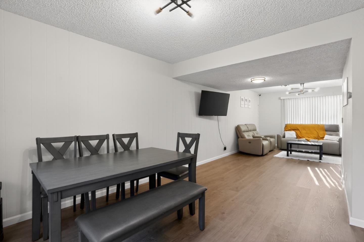 Detail Gallery Image 13 of 30 For 3341 Placer Creek Ct, San Jose,  CA 95121 - 3 Beds | 2/1 Baths